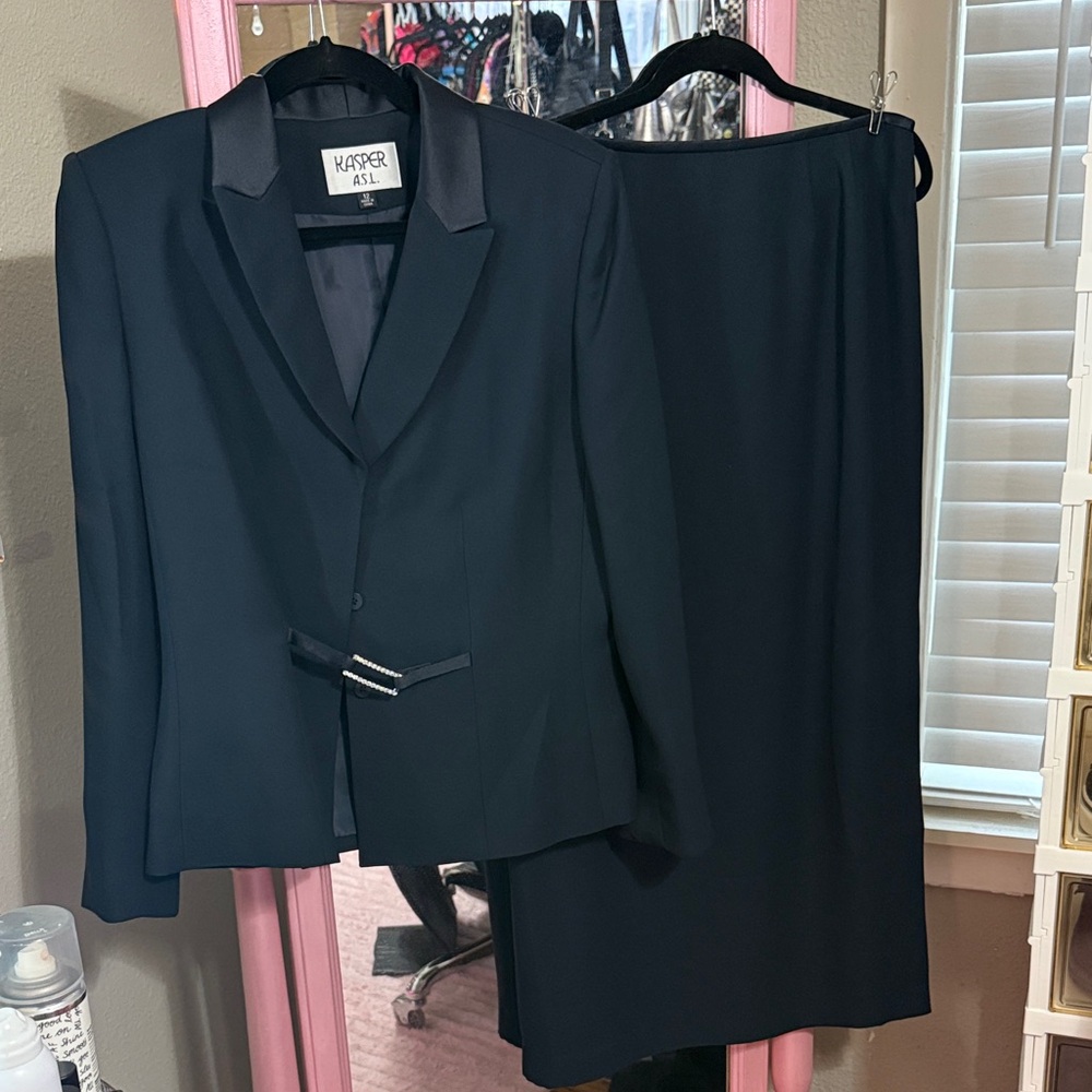 Kasper Classic Navy Pencil Skirt and Blazer Set
